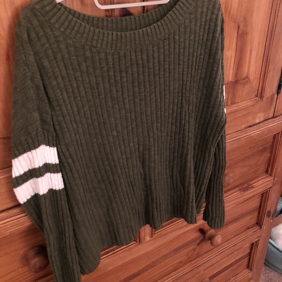 Hollister size M green sweater w/ cream bands - Picture 2 of 6